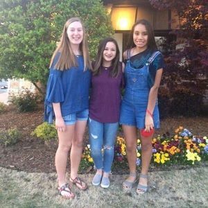 Meet your Posher, Raquel